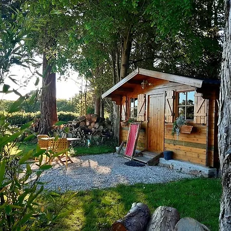 Le Du Clos Giot Chalet *