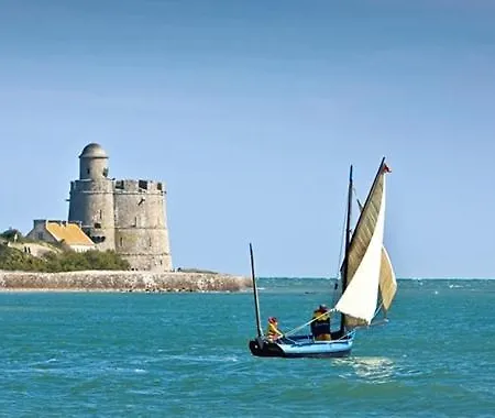 Le Du Clos Giot Saint-Vaast-la-Hougue